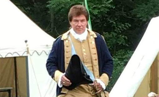 Sam Davis as General George Washington