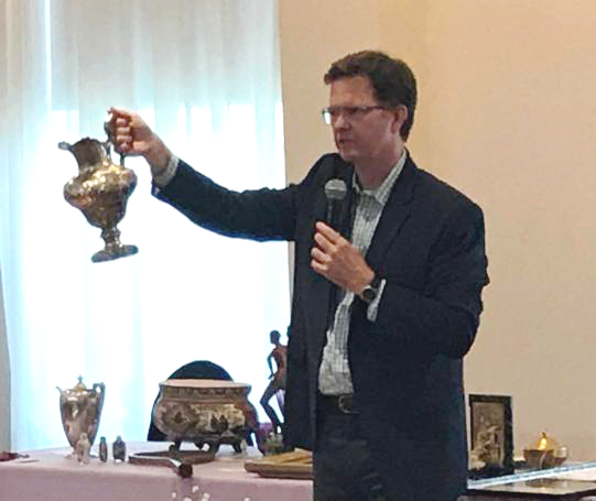 Michael Locati Presenting